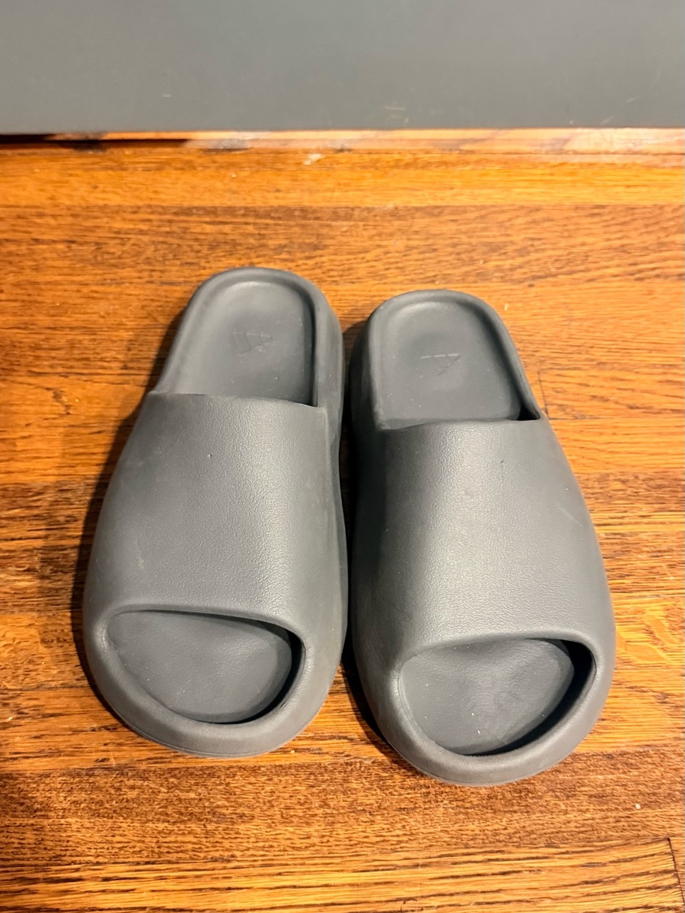 Yeezy Slide Slip-On Sandals in Dark Gray
